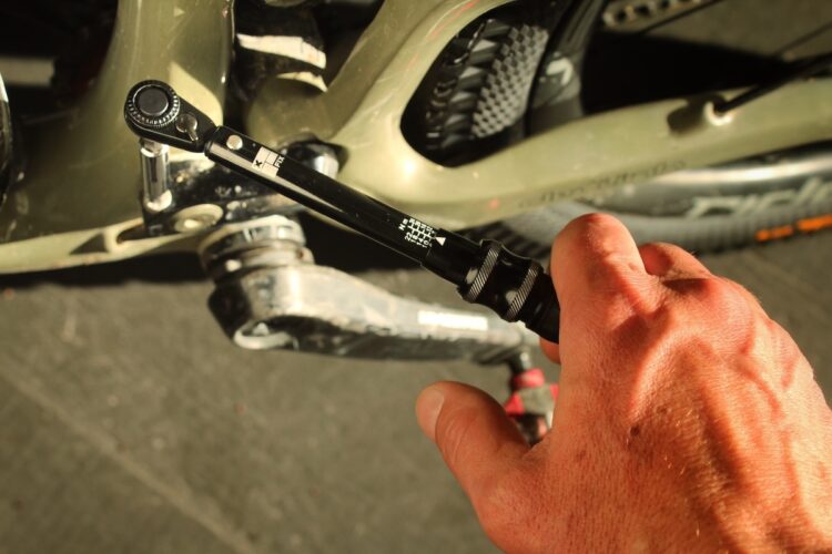 using fix manufacturing torque wrench
